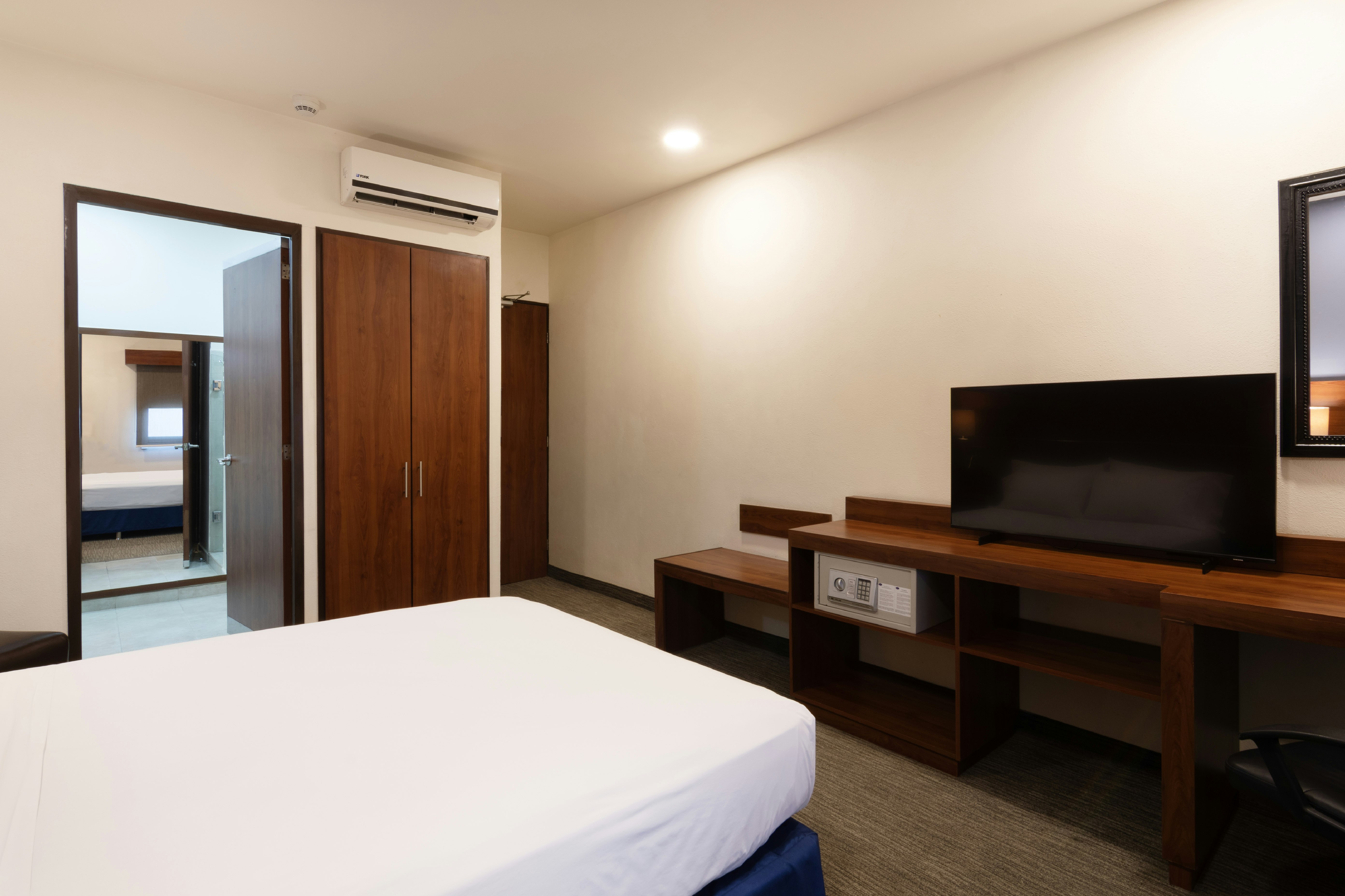 Room, Queen Bed, Hampton Inn by Hilton San Juan Del Rio 6/8