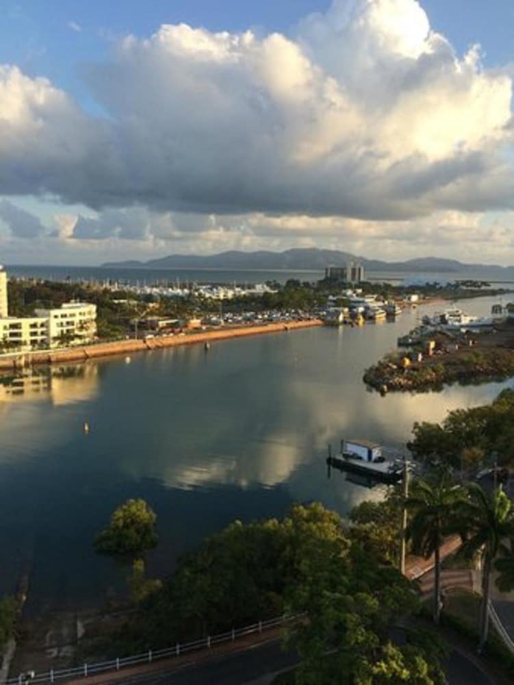 Oaks Townsville Metropole Hotel 69/69