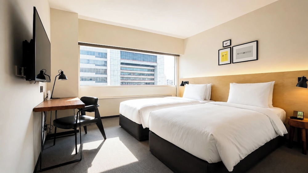 Medium, Twin Beds, City View
