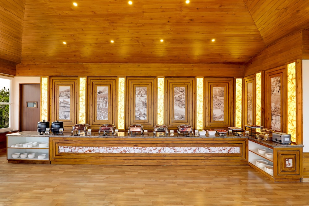 Lemon Tree Hotel Mcleodganj 12/35