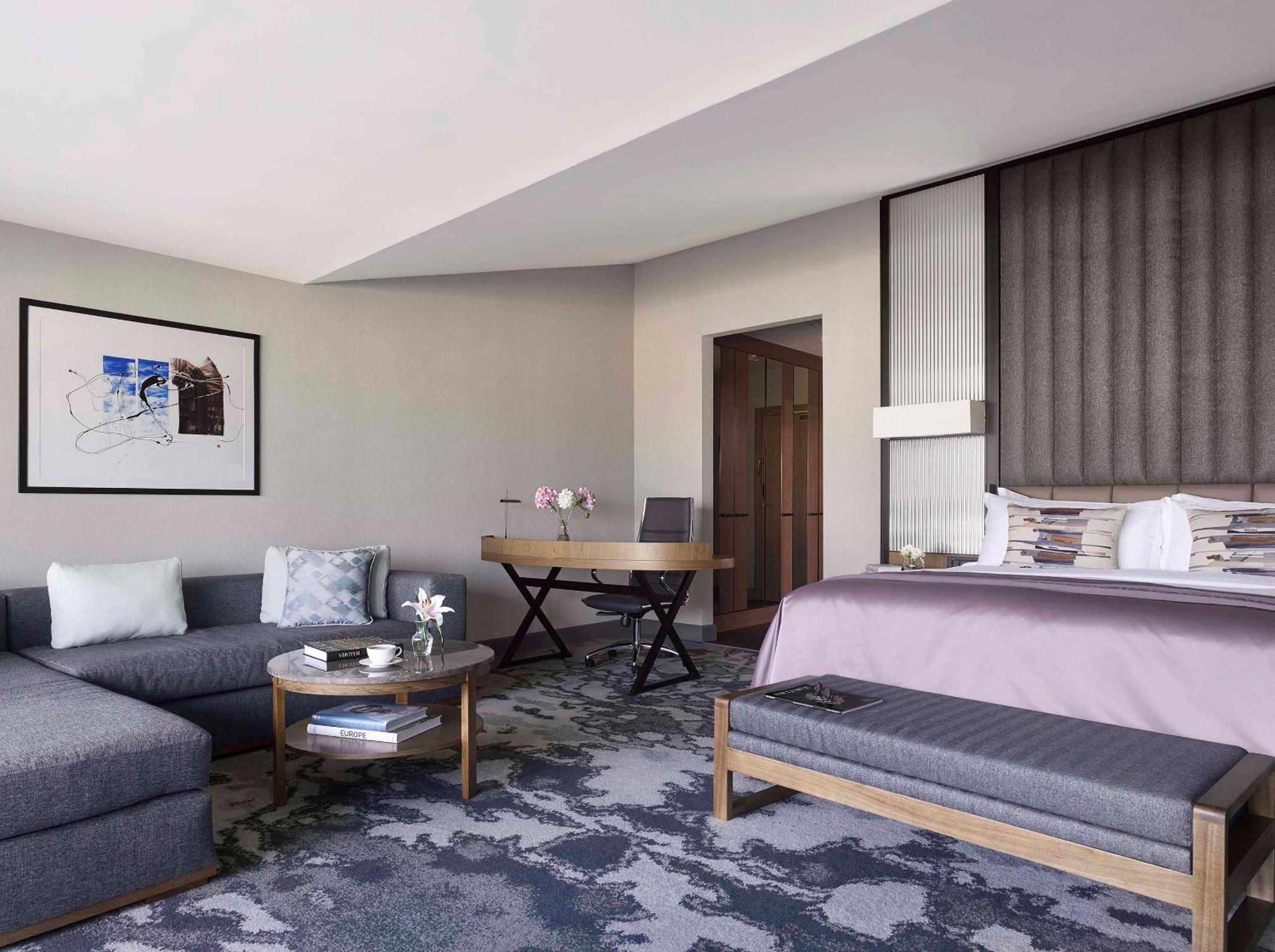 1 Bedroom, Suite, King Bed, with View, Terrace