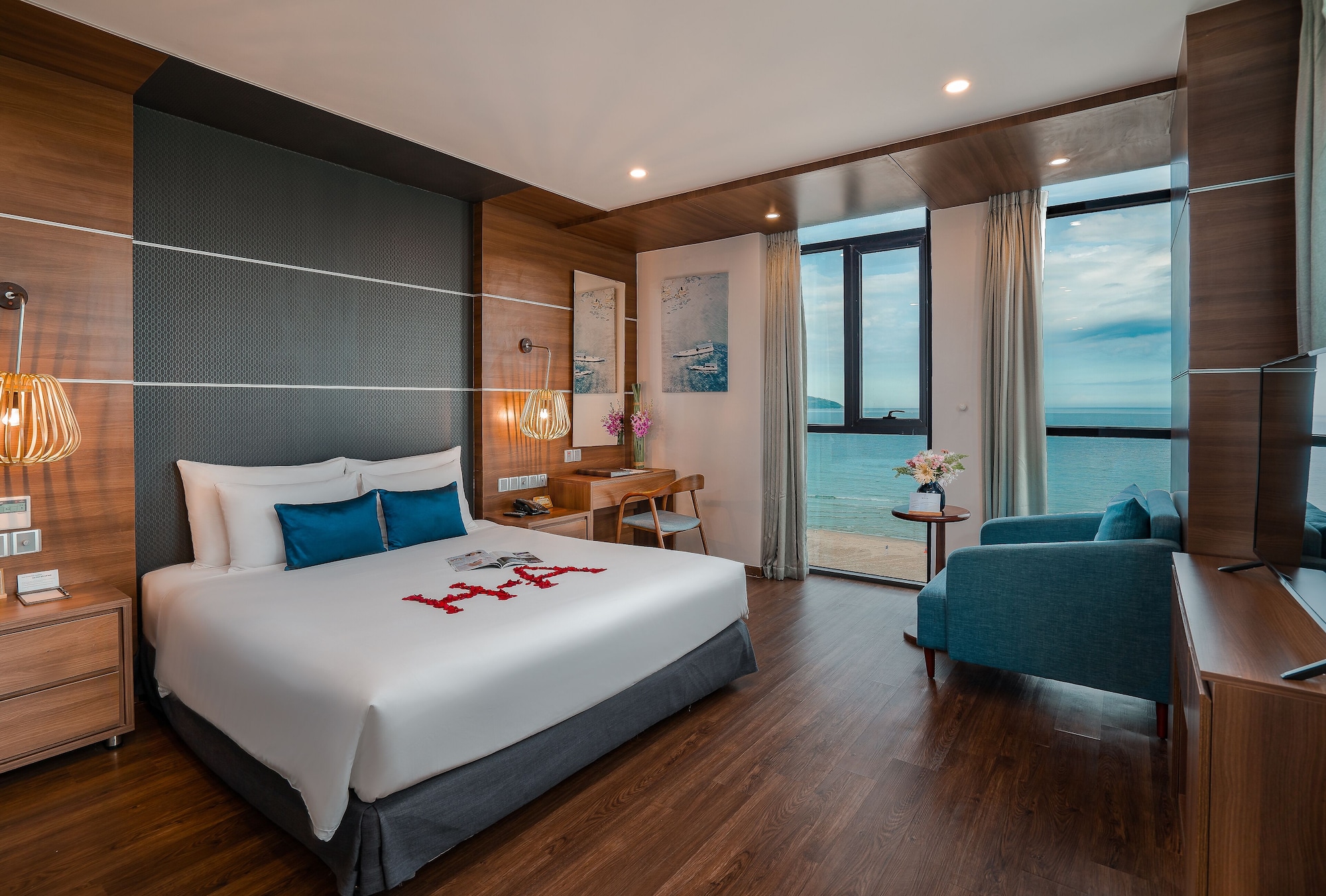 Deluxe, King Bed, Beach Front