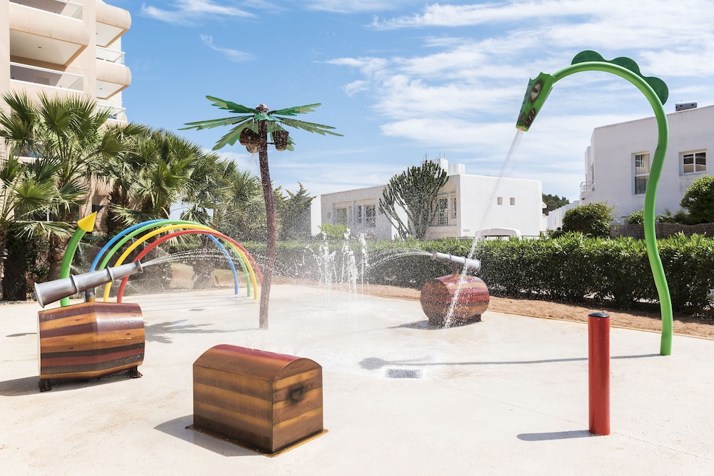 Tropic Garden Hotel & Apartments 65/73