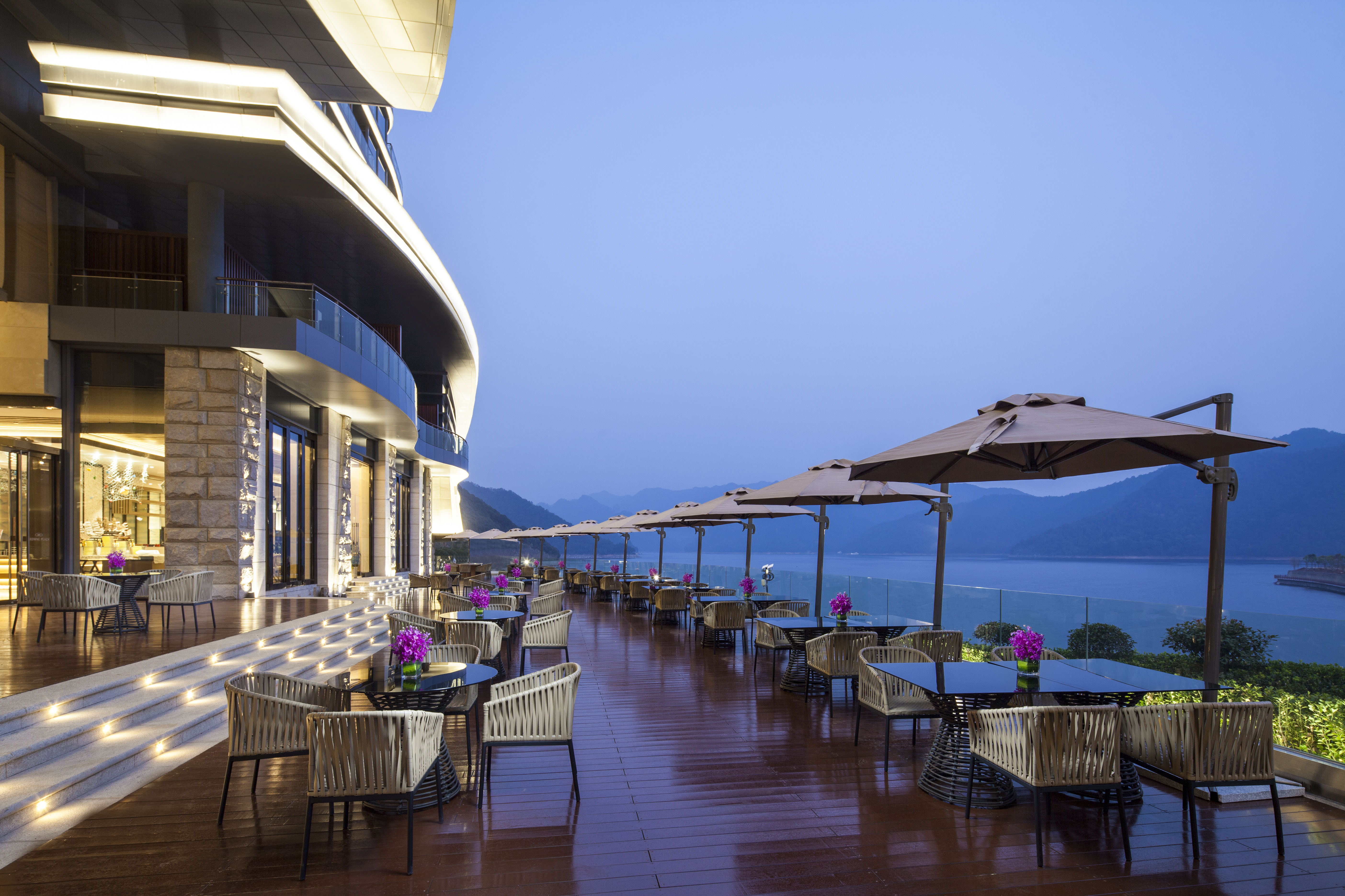 Crowne Plaza Hangzhou Thousand Island Lake 70/76