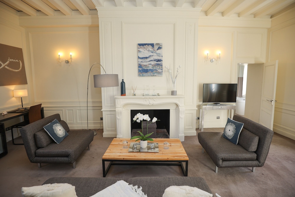 Chateau Lacan Hotel 23/50