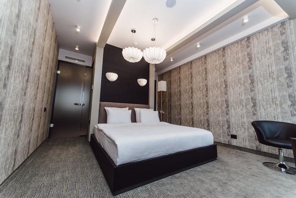 Aghababyan S Hotel 31/77