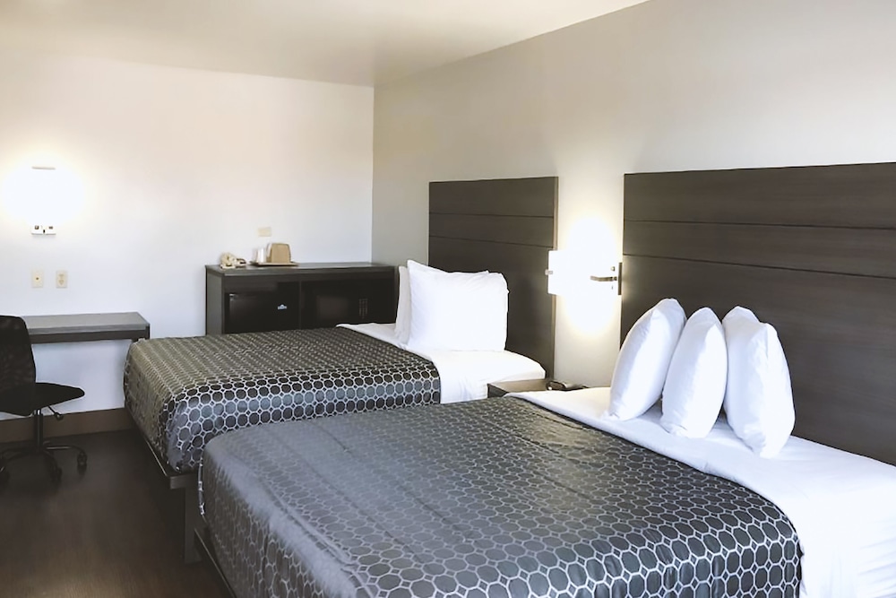 Americas Best Value Inn & Suites San Antonio Arena District 14/21