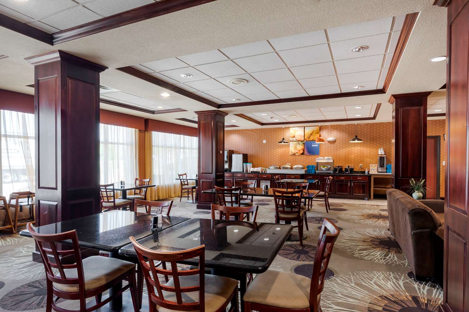 Comfort Inn Suites Denison North Lake Texoma 26/38