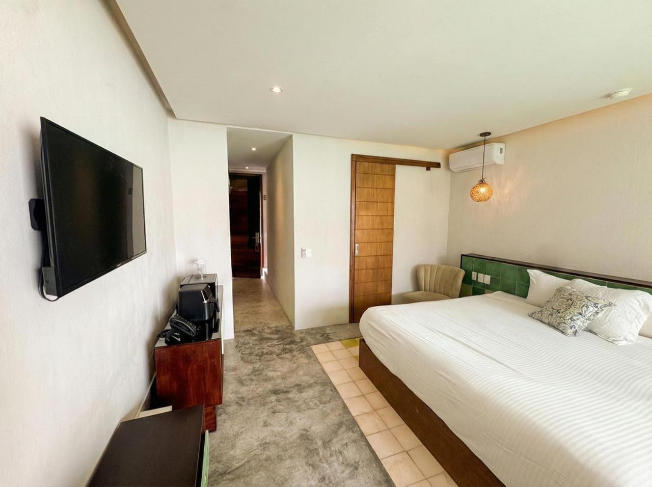 Suite, Plunge Pool, Balcony