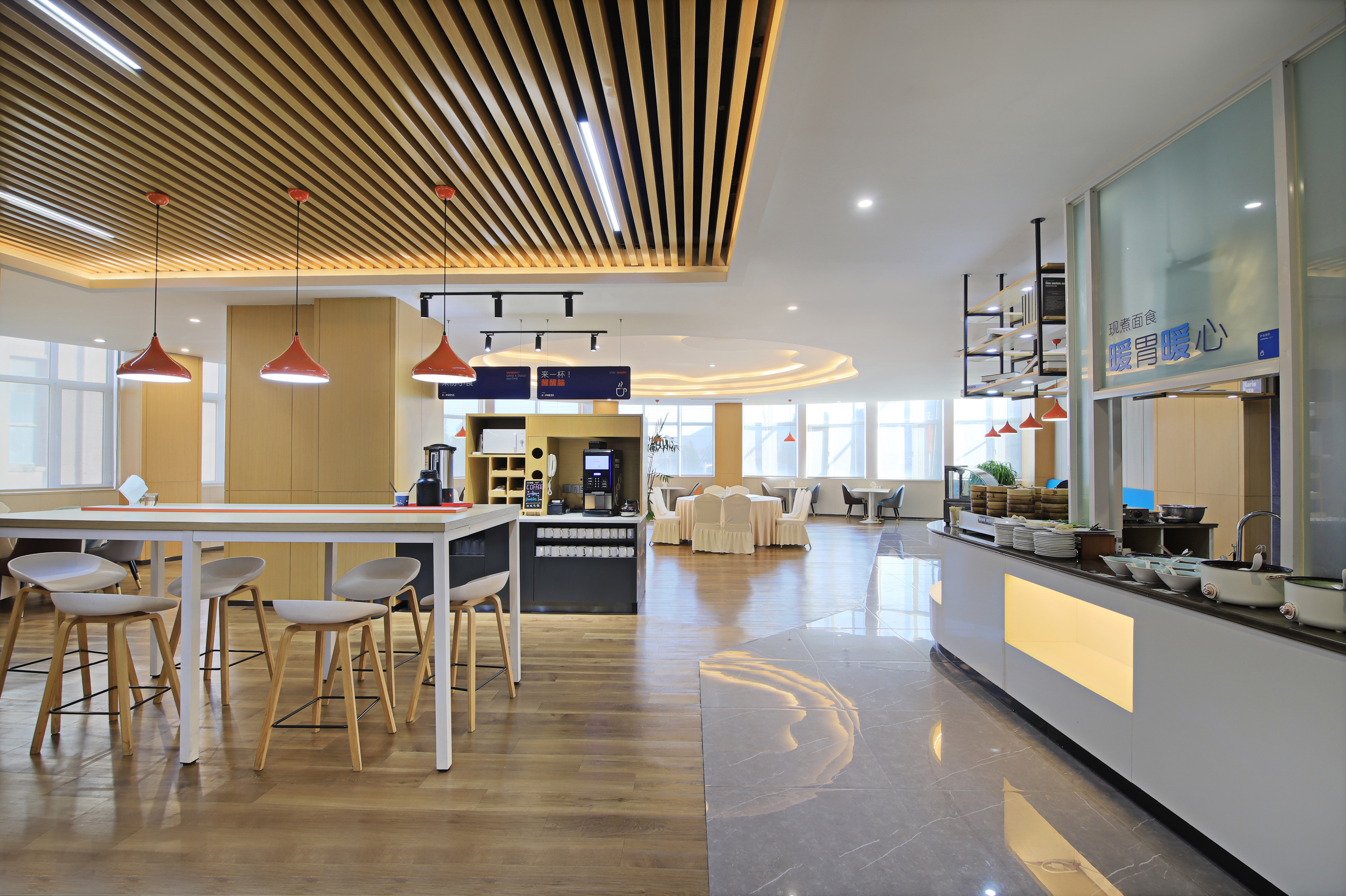 Holiday Inn Express Linyi West 42/82