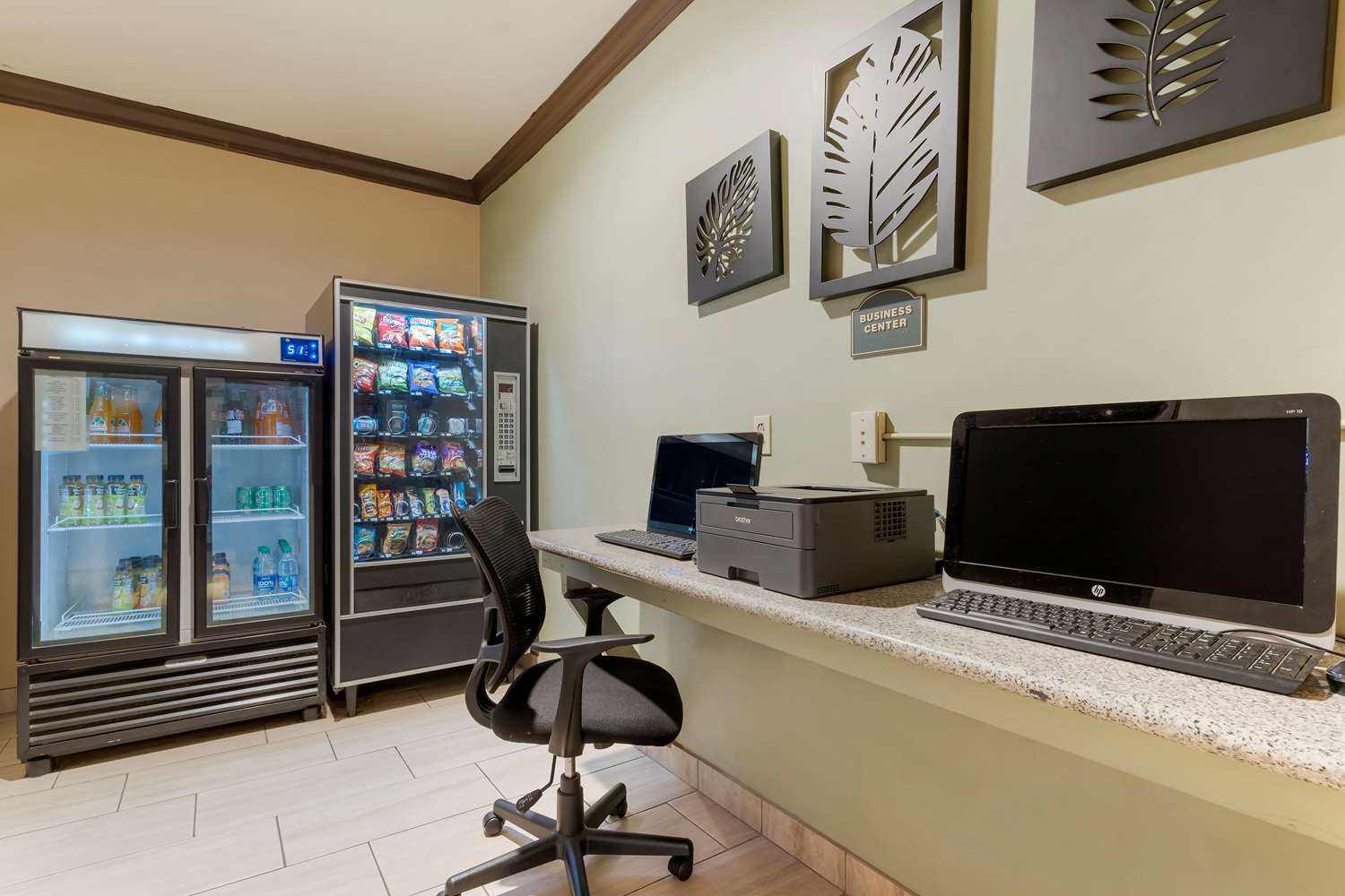 Best Western Plus Forest Park Inn 47/53