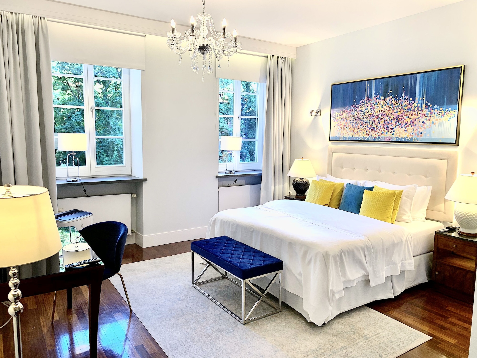 2 Bedrooms, Suite, Twin Beds, King Bed, 2 Bathrooms, Sofa