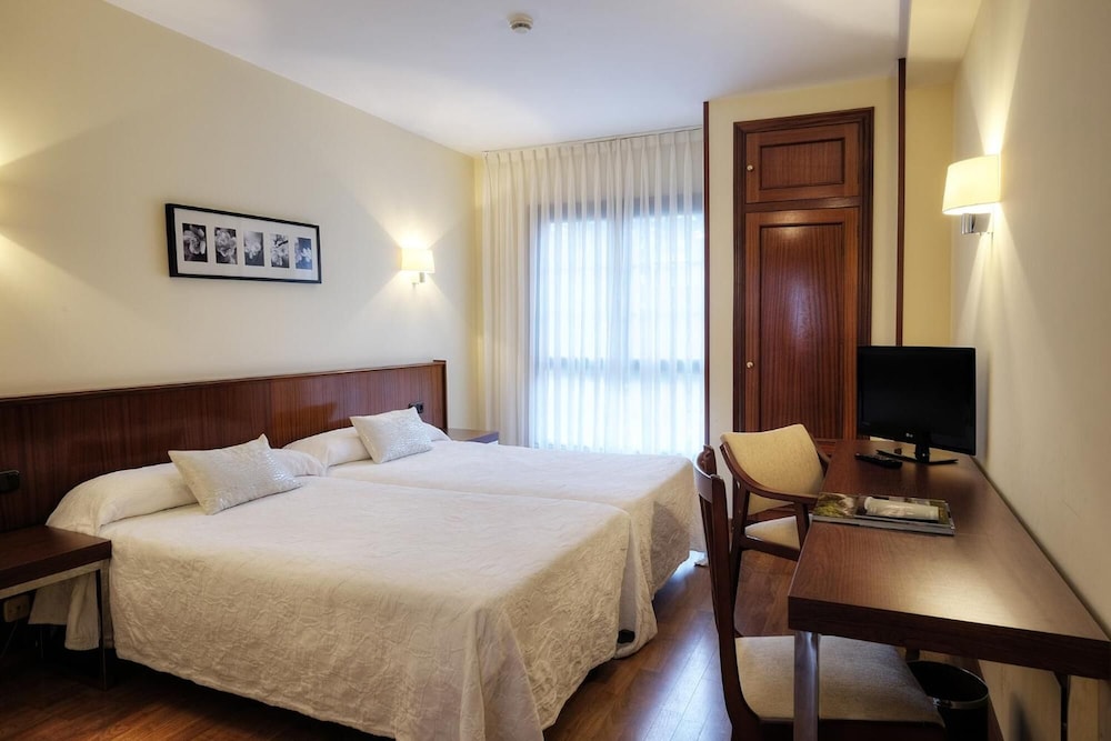 Arias Hotel 9/38