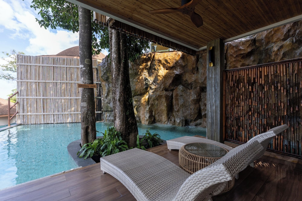 Sinae Phuket Luxury Hotel 35/78