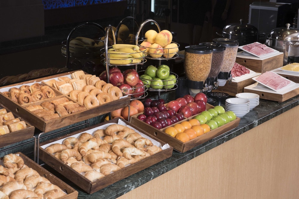 HOLIDAY INN EXPRESS ROSARIO 51/56