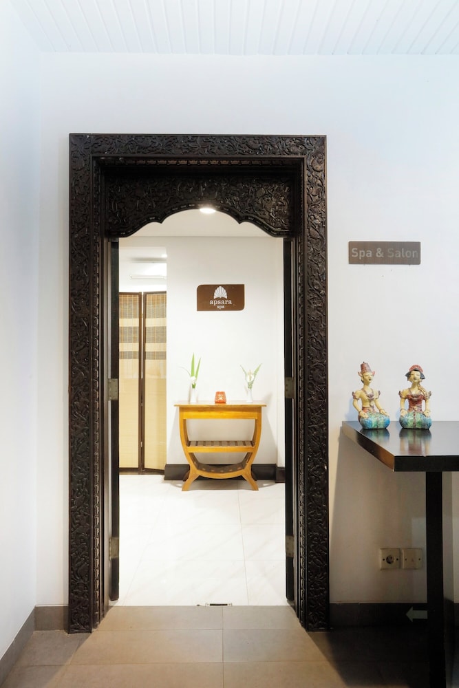 Lido Lake Resort by MNC Hotel 8/63