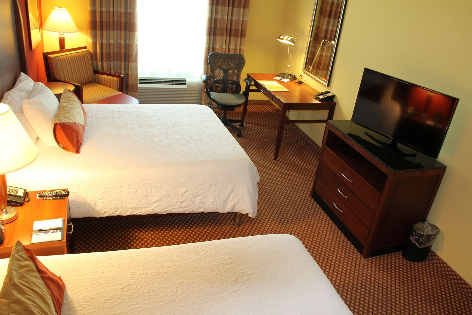 Evolution, 2 Queen Beds