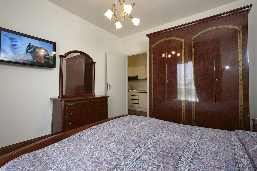Zoukotel Hotel 12/50