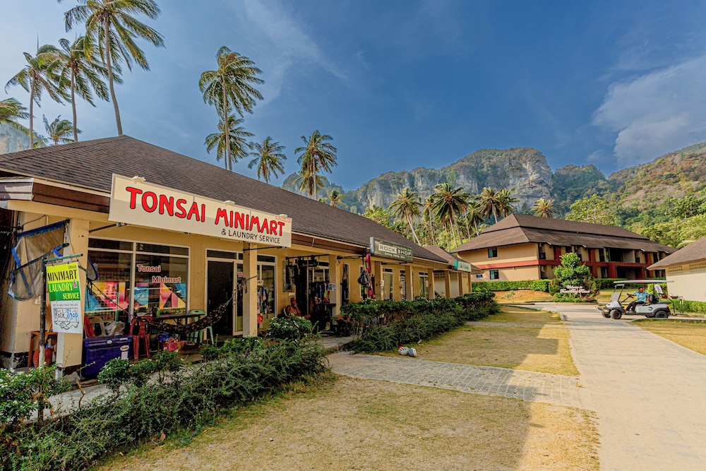 Tonsai Bay Resort 5/50