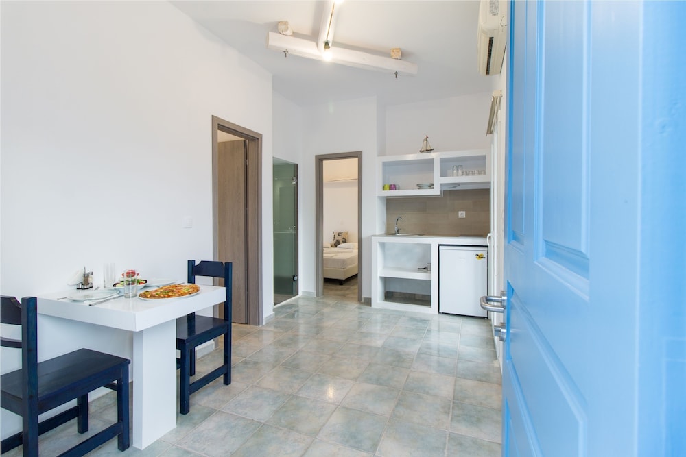 Colosseo Studios & Apartments 3/41