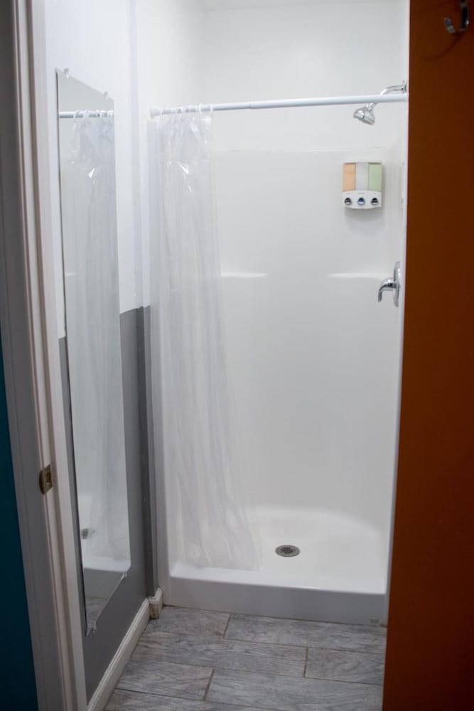Melrose Hostel 47/48
