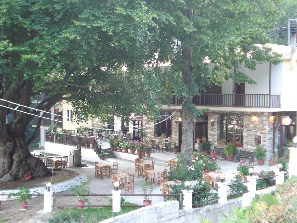 Hani Zisi Hotel 42/50