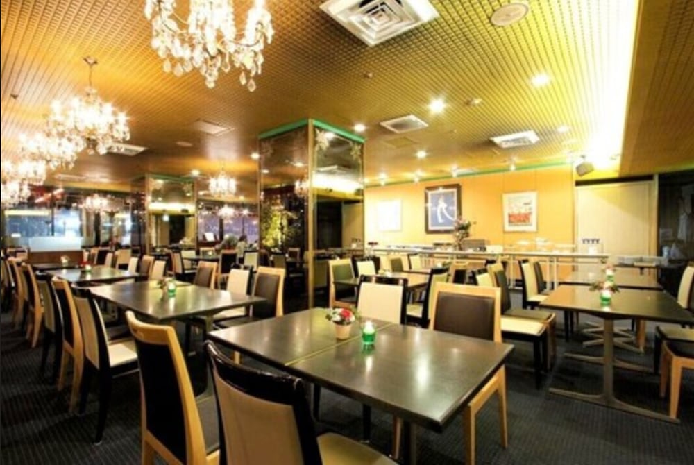 Diamond Hotel 40/50
