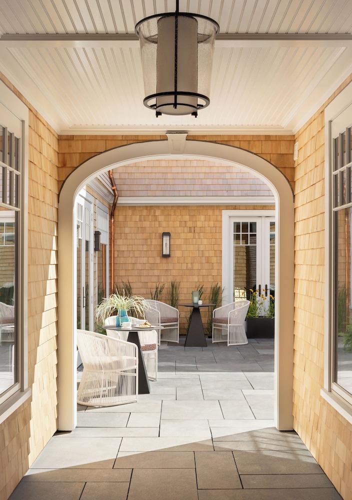 The Sydney, The Edgartown Collection 2/37