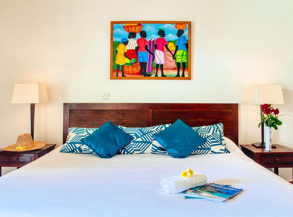 Esmeralda Resort 63/81