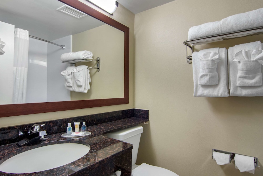 Best Western Plus Atlanta Sandy Springs Perimeter Hotel 2/28
