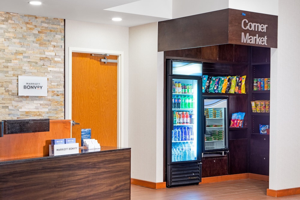 Fairfield Inn And Suites Toronto Mississauga 3/28