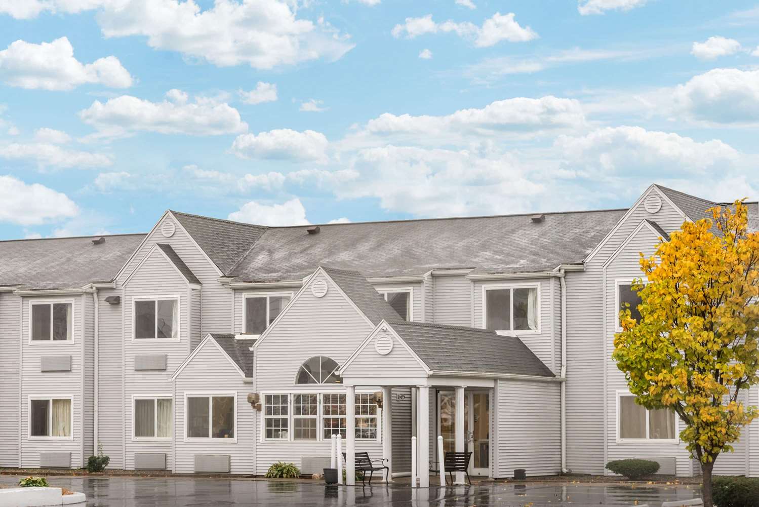 Baymont by Wyndham Henrietta/Rochester 1/16