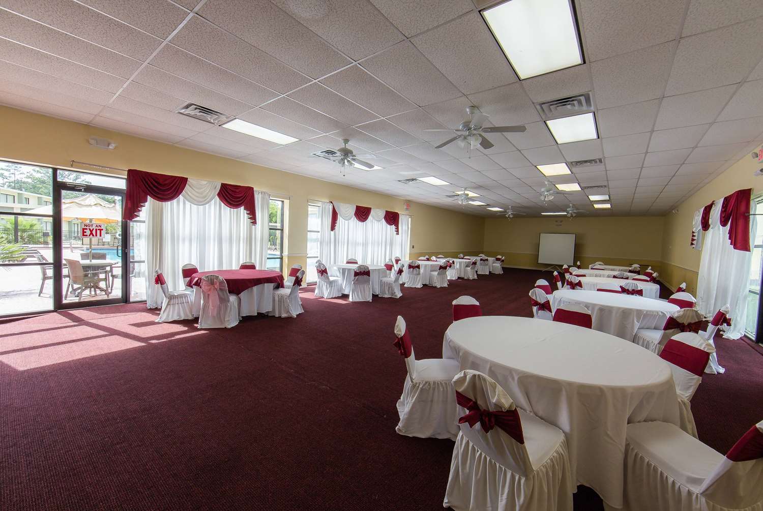 Ramada By Wyndham Houston Intercontinental Airport East 23/33