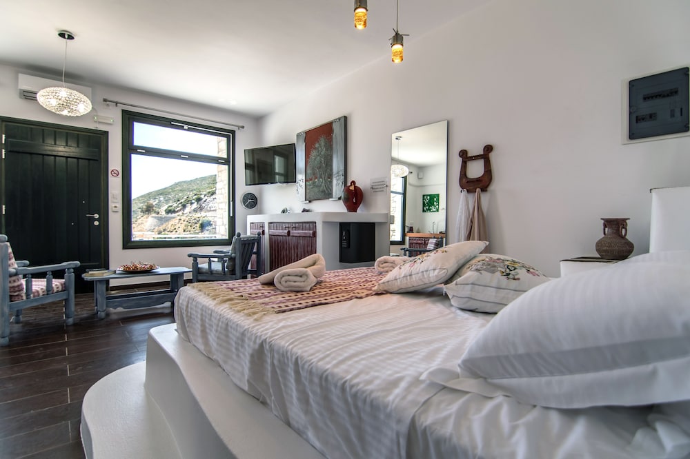 HONEYMOON, SUITE