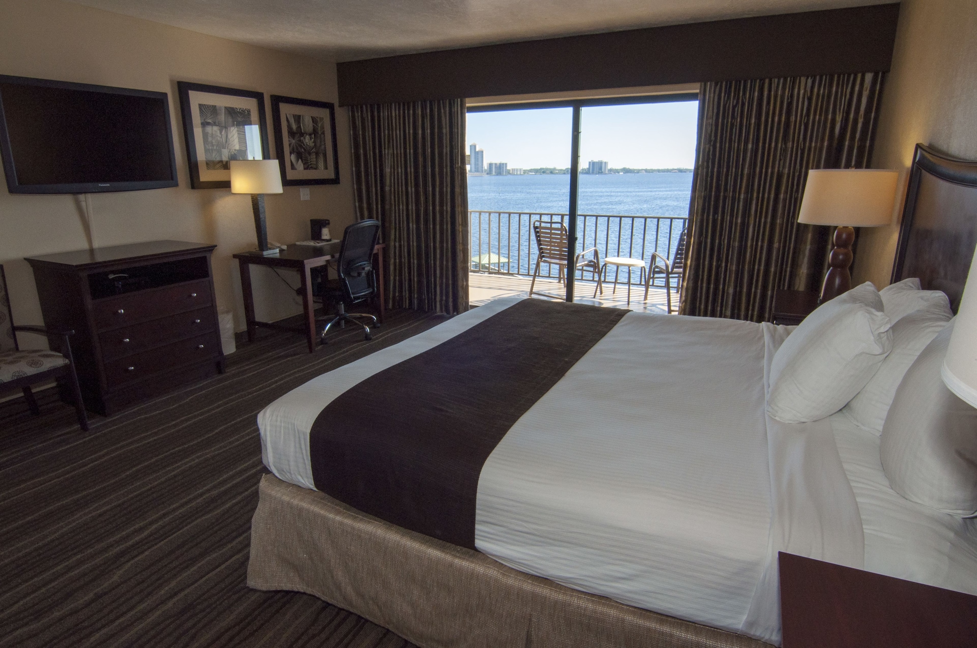 STANDARD, QUEEN BED, NO VIEW
