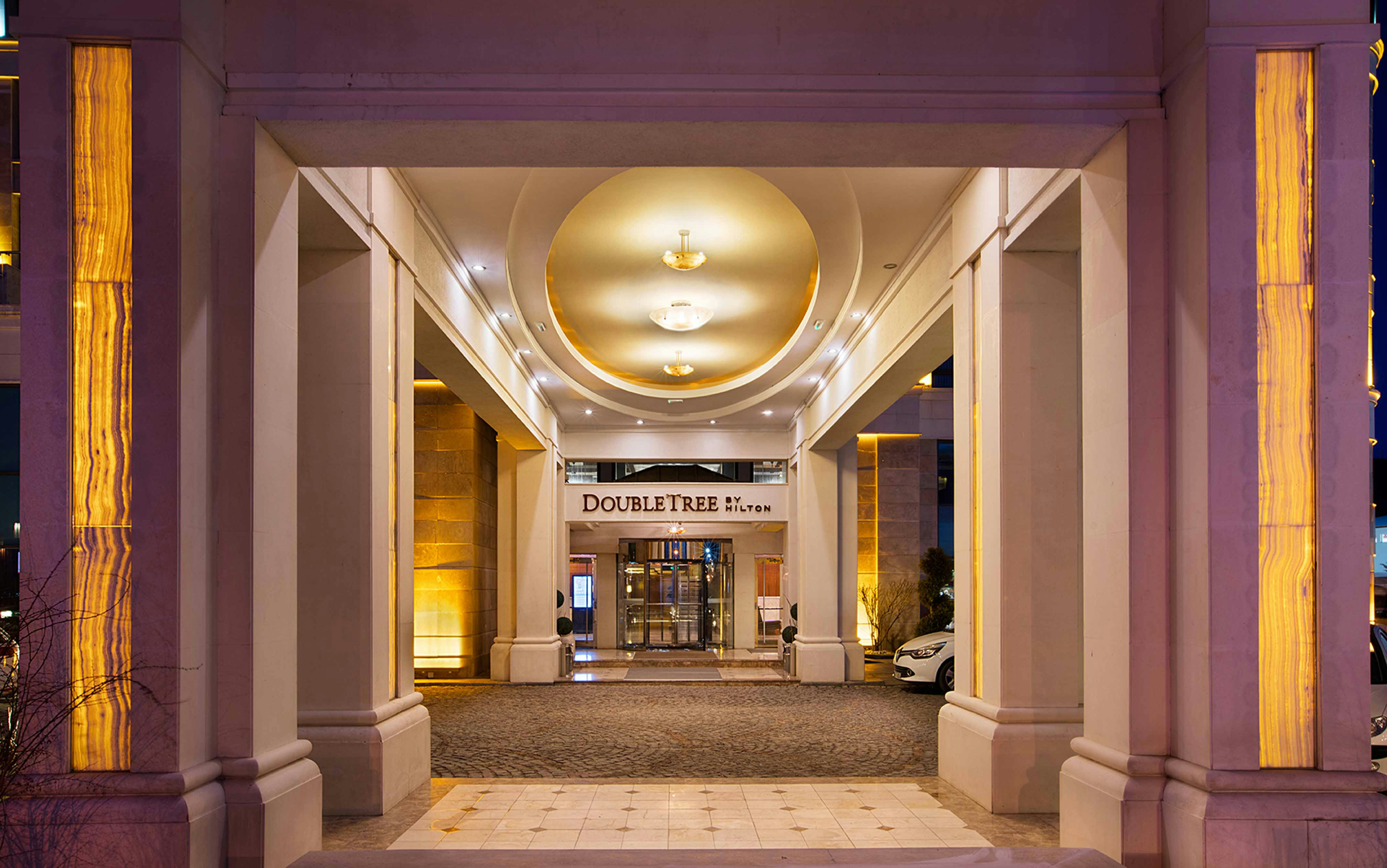 Doubletree By Hilton Hotel Van 17/87