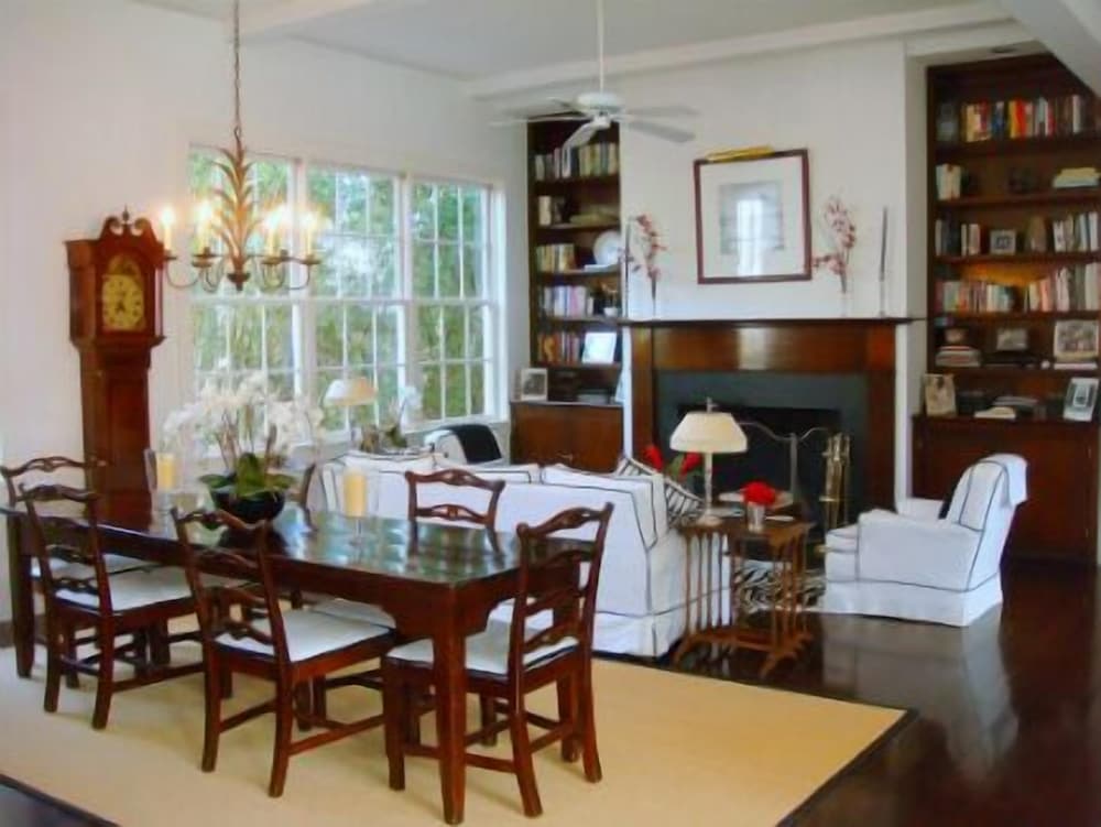 Rhett House Inn 42/50