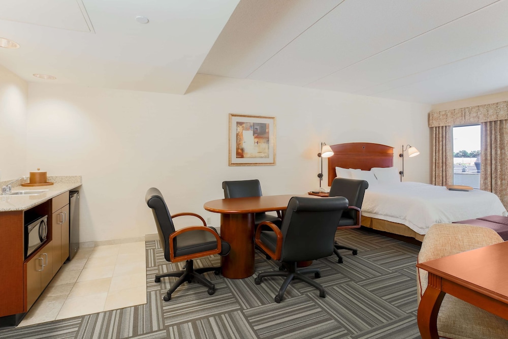 Hampton Inn Nanuet 37/41