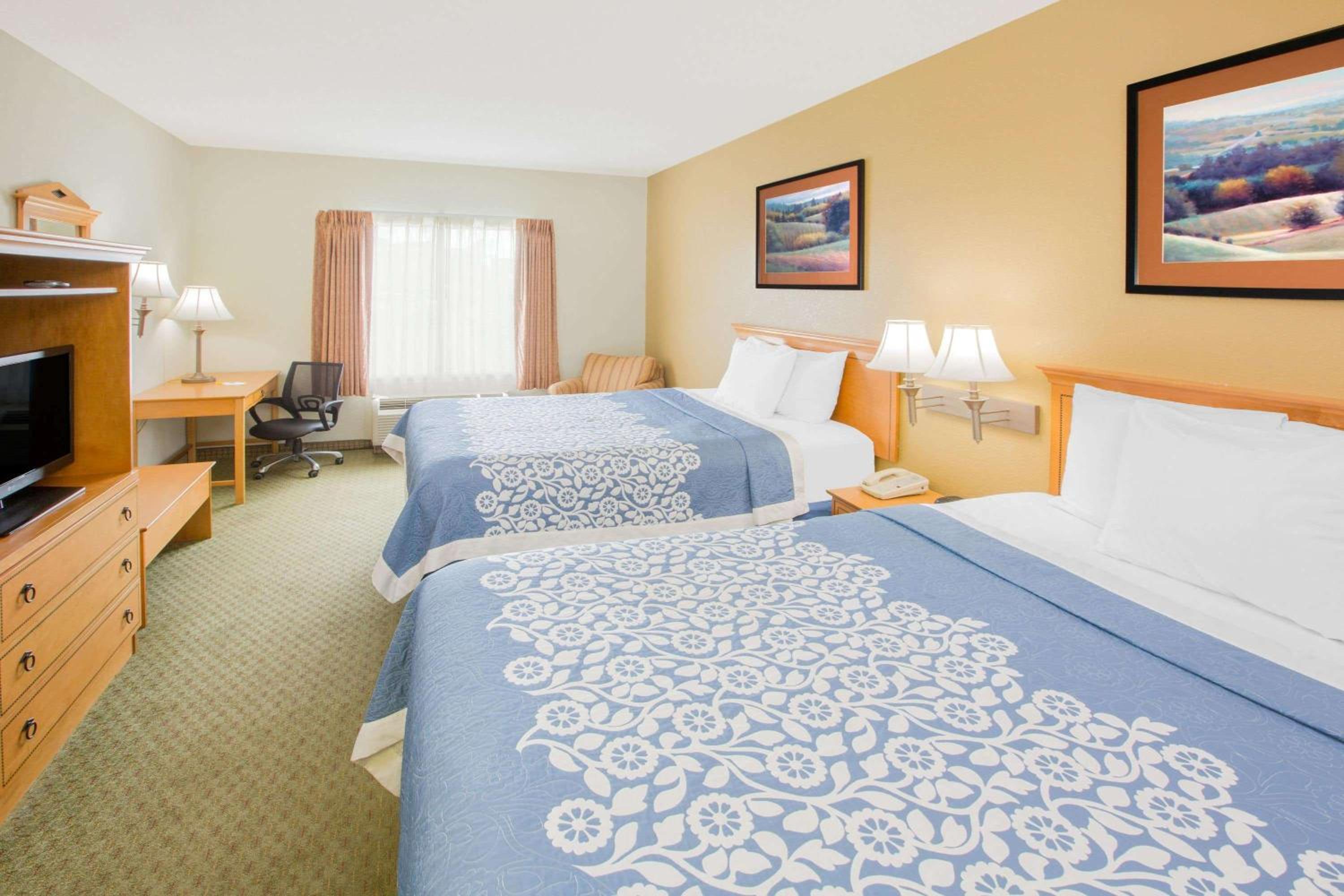غرفة ديلوكس بسريرين مزدوجين، Days Inn by Wyndham Hattiesburg MS 2/7