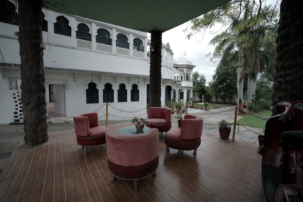 Devendra Garh 32/50