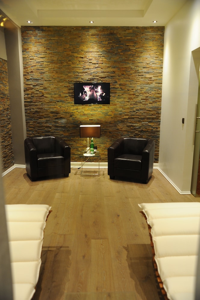 Hotel Rheinischer Hof 20/36