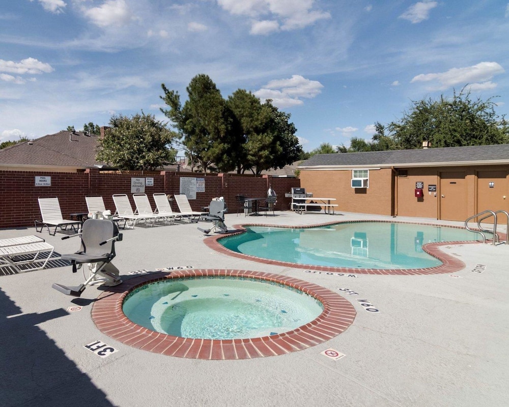 Quality Suites Midland North Loop 250 61/63