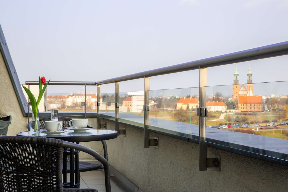 Park Inn by Radisson Poznan 3/75