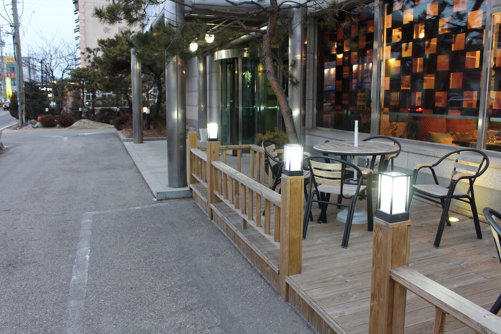 HOTEL PARKWOOD INCHEON AIRPORT 62/70