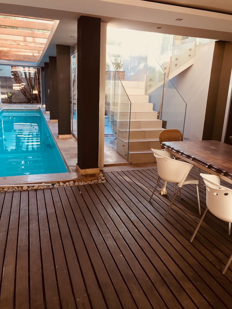 Sunset Beach Guesthouse 10/24