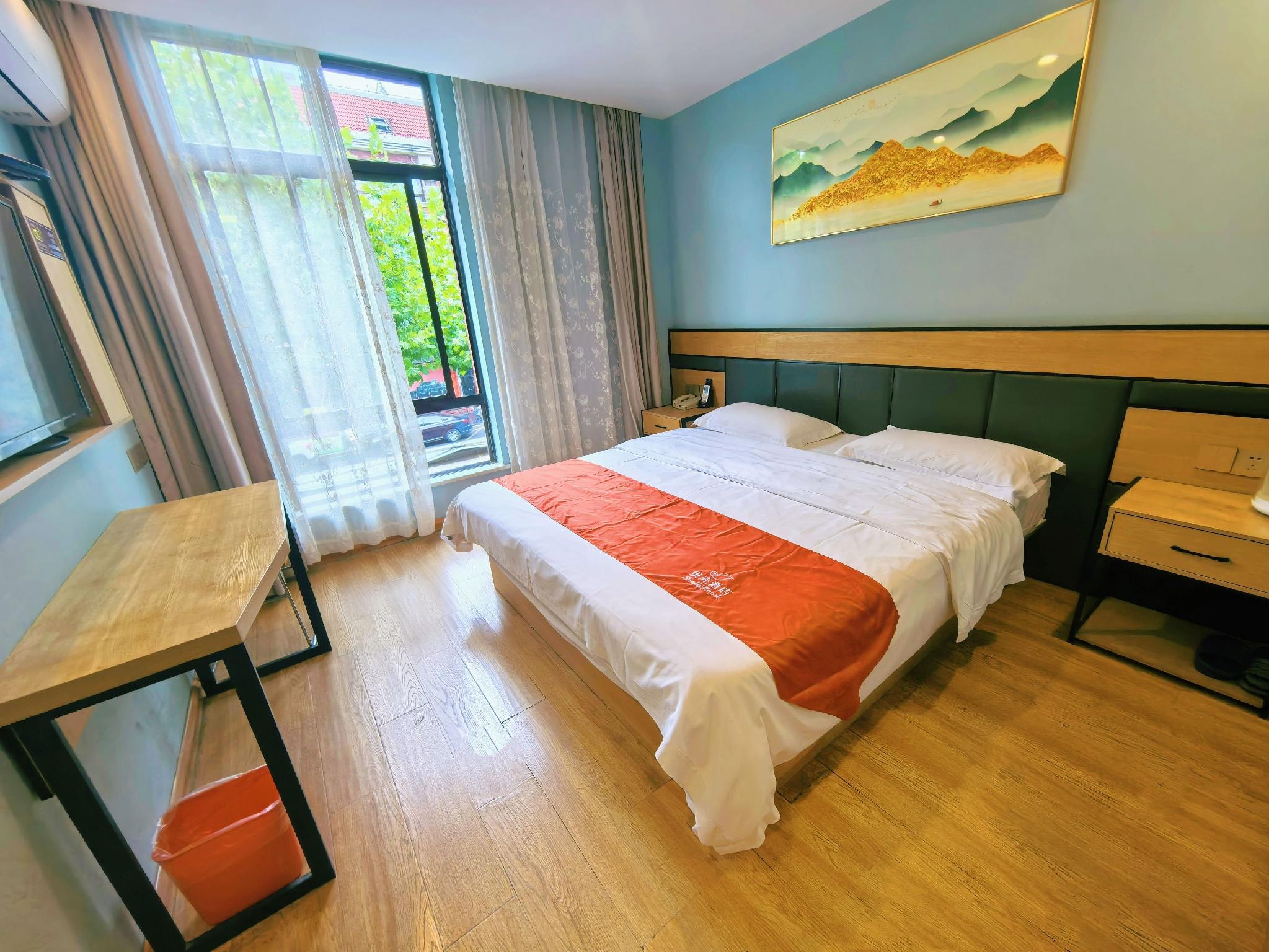 Shell Shanghai Chedun Yingshi City Yingshi Road Hotel 8/23