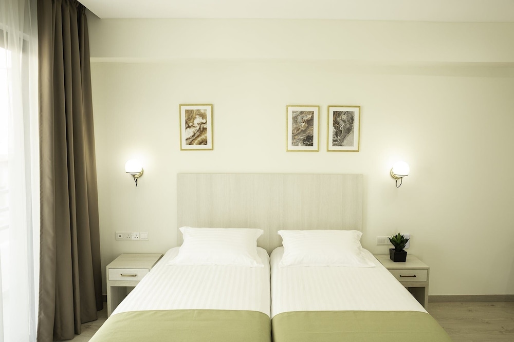 SUPERIOR, DOUBLE BED