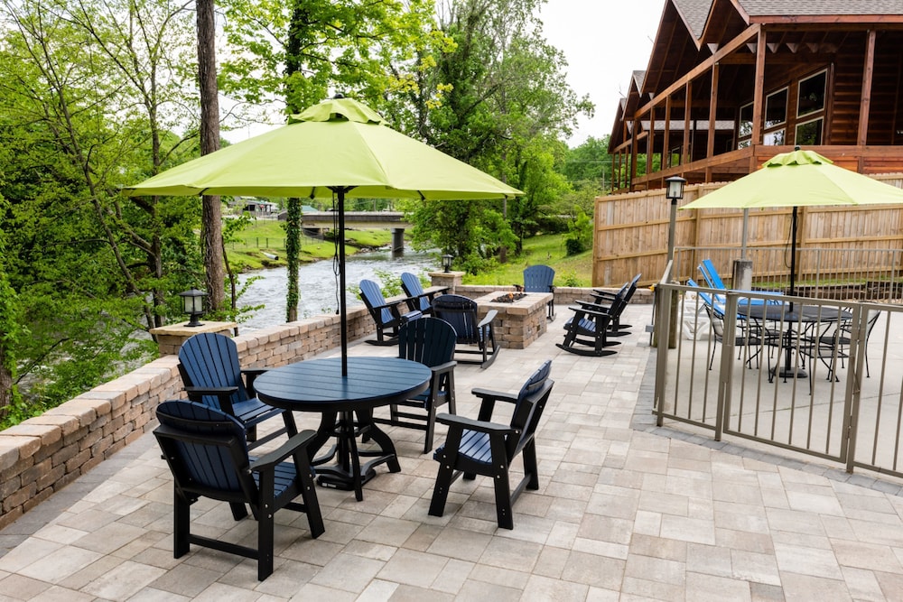 Twin Mountain Inn & Suites 56/71