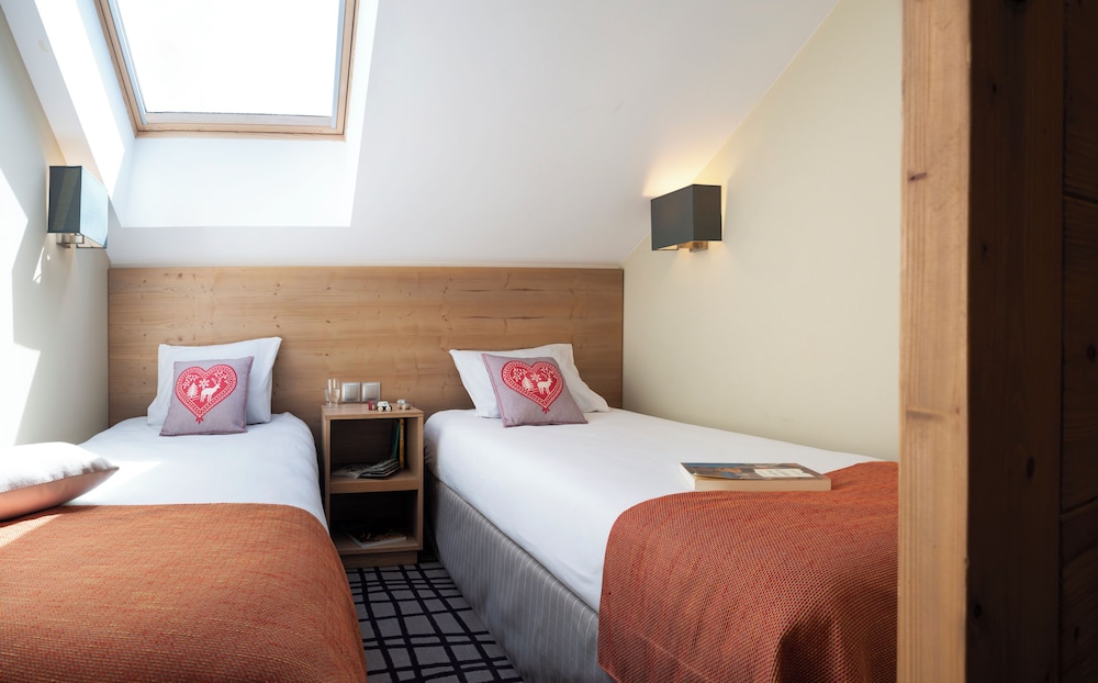 3 Rooms, Apartment, 4 Beds, Mountain View, Sofa, Balcony