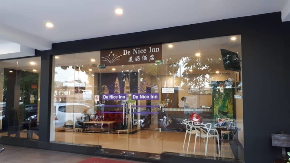 De Nice Inn 13/17